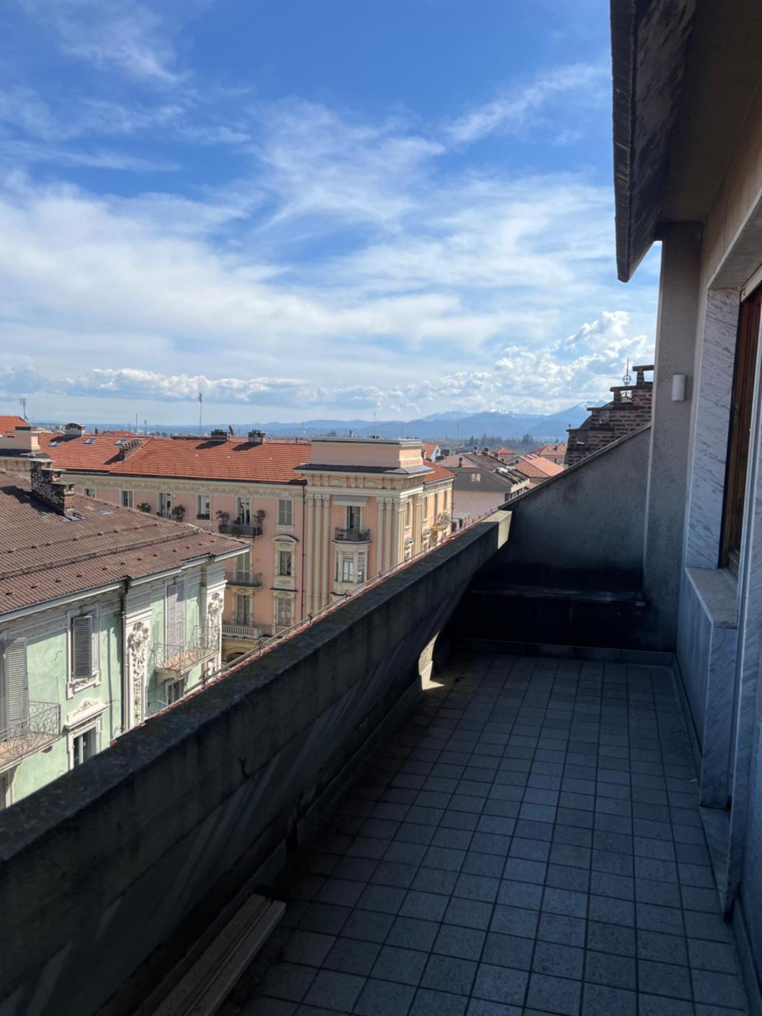Boutique Affittacamere Attico In Centro Cuneo Exterior foto